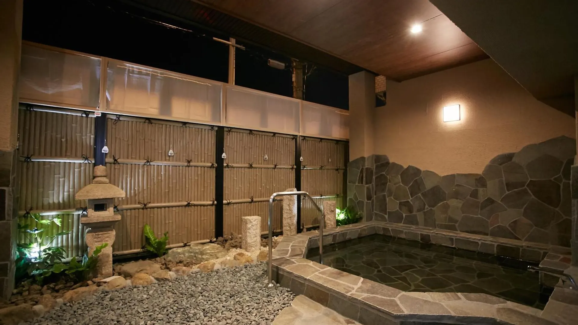 Osaka Corona Hotel